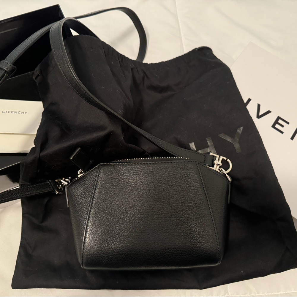 Givenchy Nano Antigona - Picture 4 of 7